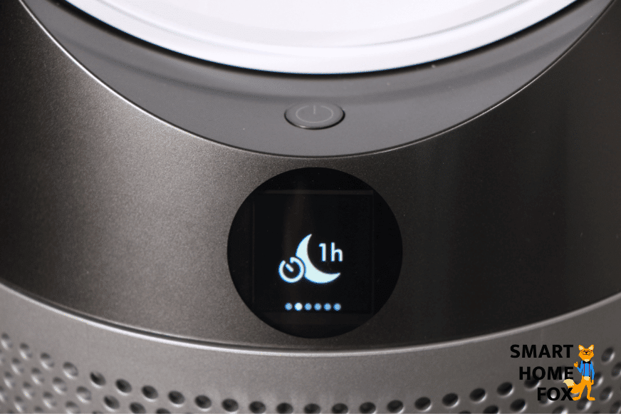 Auf dem Display des Dyson Pure Cool TP04 Luftreinigers ist der Nachtmodus samt Nacht-Timer angezeigt